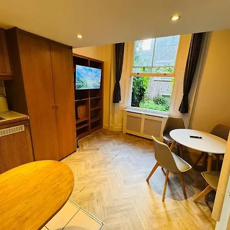 Trio'S Haven In Portebello Road London Exterior photo