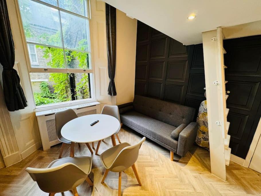Apartment Trio's Haven In Portebello Road London