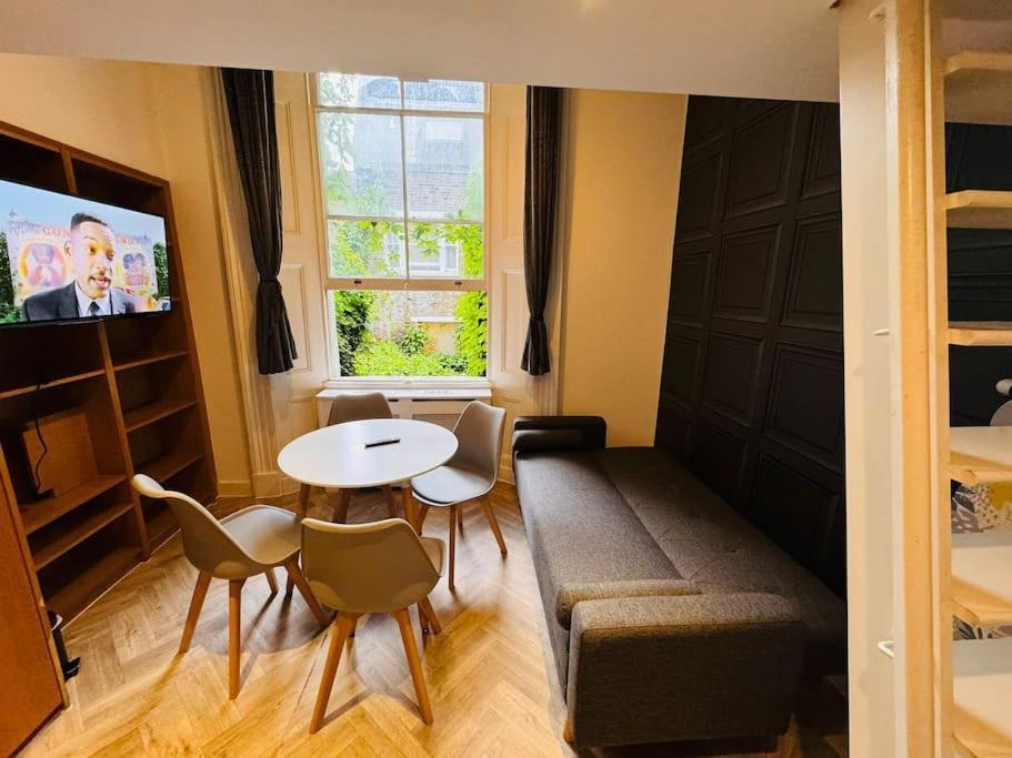 Apartment Trio's Haven In Portebello Road