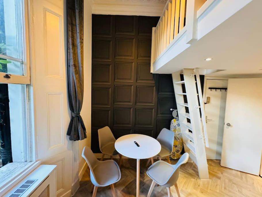 Trio's Haven In Portebello Road Apartment *